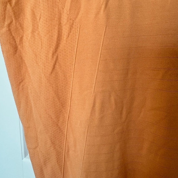 Alphalete Tank Top Muscle Shirt Size M Orange Stretch Sleeveless New No Tag - Picture 7 of 8
